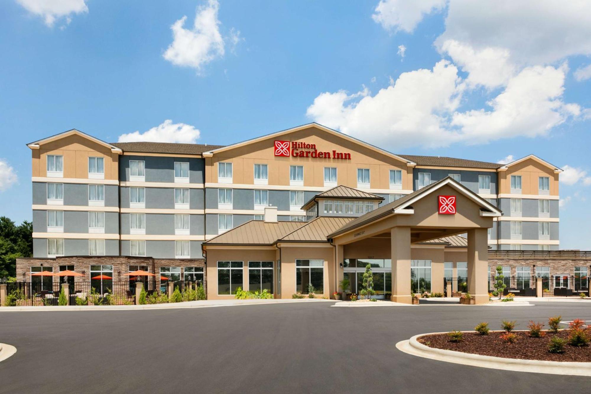 Hilton Garden Inn Statesville Exterior foto